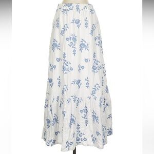 Abercrombie & Fitch Floral Blue and White Women's Skirt